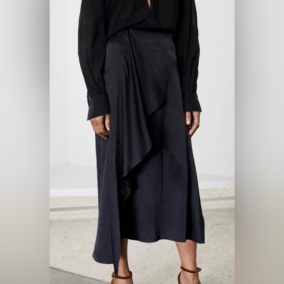 Rachel Comey Nightcap Silk Skirt, Black, Size 2, Gently worn, In great condition - Picture 2 of 5